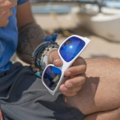 LUNETTES DE SOLEIL VERRE POLARISÉ CREW IRISCO BLANC -GUMO Kayak Magasin lunettes de soleil verre polarise crew irisco blanc 2