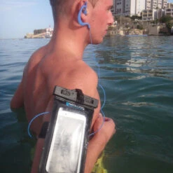 POCHETTE ETANCHE MP3 AVEC PRISE JACK ETANCHE SEAWAG -GUMO Kayak Magasin pochette etanche mp3 avec prise jack etanche seawag 7